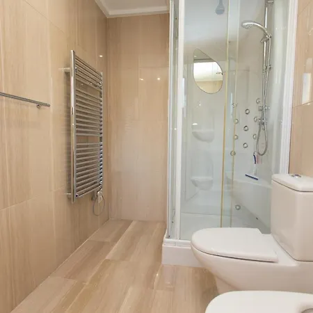 Stylish Townhouse - Facilities *